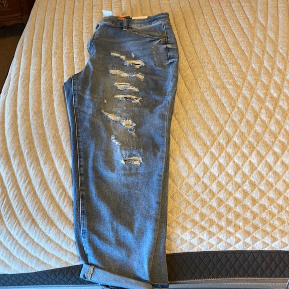 Lovely Lane Bryant “mom jeans” - Picture 2 of 5